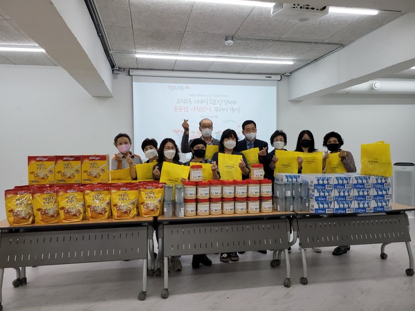 ▲ 고덕2동 '든든한 아침천사 꾸러미 지원' 행사.