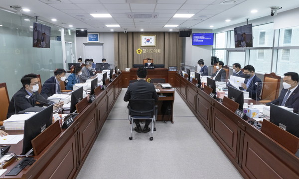 ▲ 안전행정위원회 2022년 제2회 추경예산안 심의 모습.