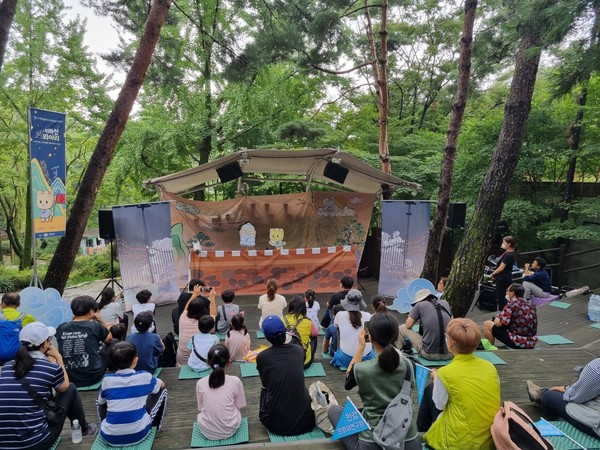 ▲ 국가 사적 제234호 문화재인 ‘아차산성’은 서울 광진구 광장동에 위치한다. 삼국시대에 한강 유역을 둘러싼 삼국 항쟁이 치열하게 일어났던 역사적 현장으로, 역사‧교육‧문화‧관광자원이 풍부한 곳이다.