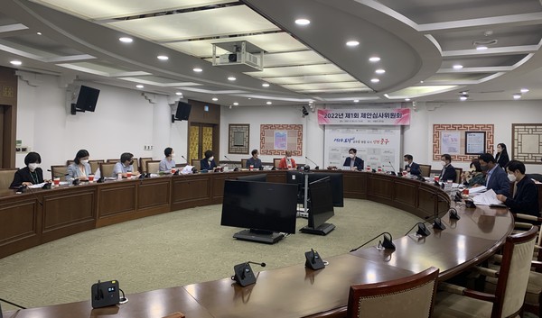 ▲ 제안심사위원회 개최 모습.