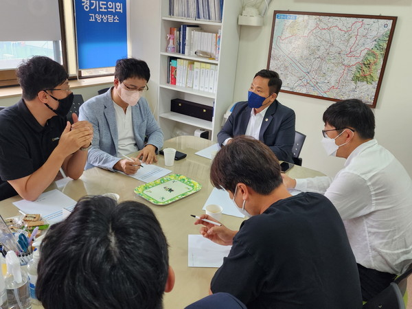 ▲ 변재석 의원, 학교운동부 지도자 처우개선 논의.