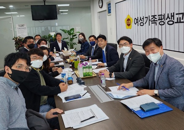 ▲ 청년지원단.