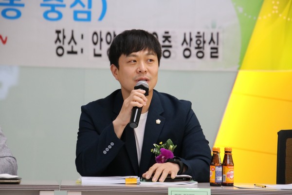 ▲ 유영일 의원, 자원순환 탈 플라스틱 활용 정책 방안 고찰 학술대회 참석 모습.