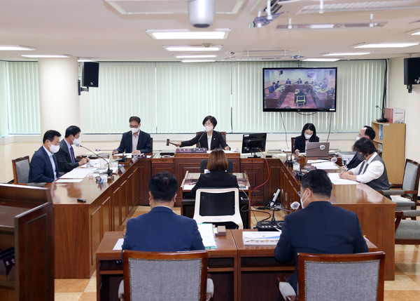 ▲ 6일 열린 광명시의회 예산결산특별위원회 모습.