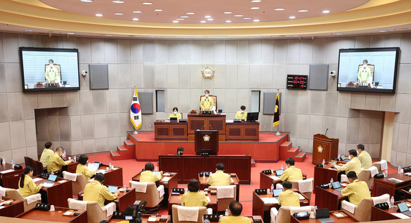 ▲ 시흥시의회 제302회 임시회 개회 모습.