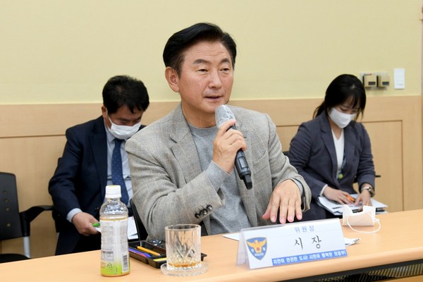 ▲ 김동근 의정부시장 ‘2022년 하반기 의정부시 지역치안협의회’ 회의 진행중인 모습.
