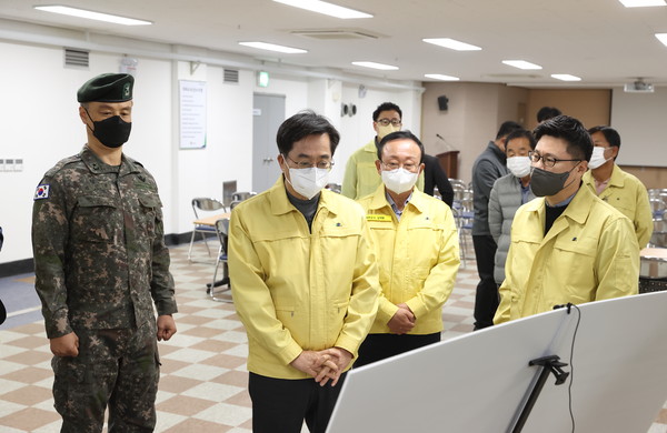 ▲ 연천군 민방위 주민대피시설 현장 방문 모습.