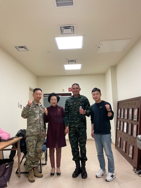 ▲ 평택시자원봉사센터 캠프험프리스 내 미용봉사자 연계 활발한 봉사활동지원.