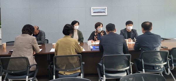 ▲ 유영일 의원, 서브웨이 불공정 계약 개선 간담회.