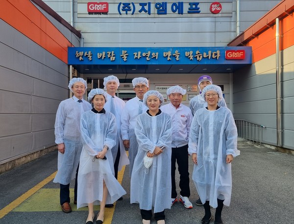 ▲ 한국농수산식품유통공사 김춘진 사장, ㈜지엠에프 방문.