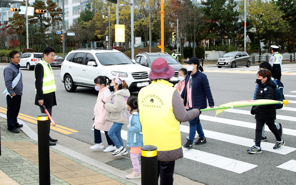 ▲ 삼목초등학교 교통안전 캠페인.