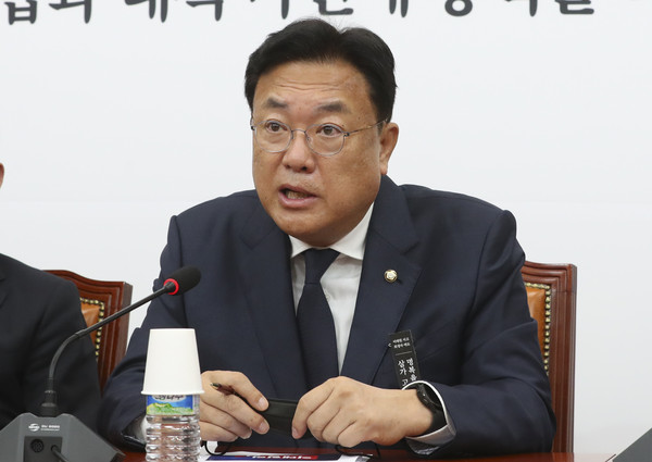 ▲ 북한 미사일 발사 관련 발언하는 정진석 국민의힘 비대위원장. /뉴시스