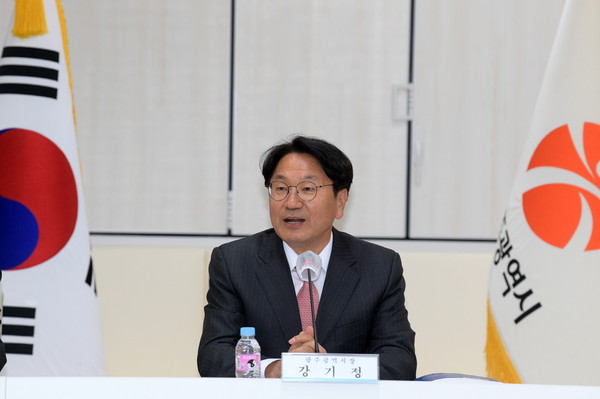 ▲ 미주 한인상공회의소 총연합회장단 접견한 강기정 시장.