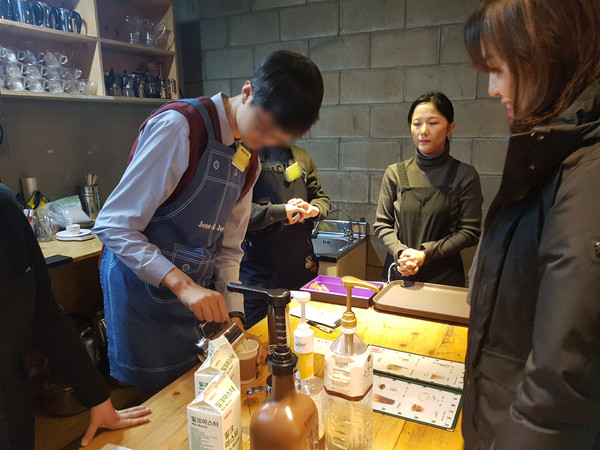 ▲ 발달장애인 대상 바리스타 양성과정.