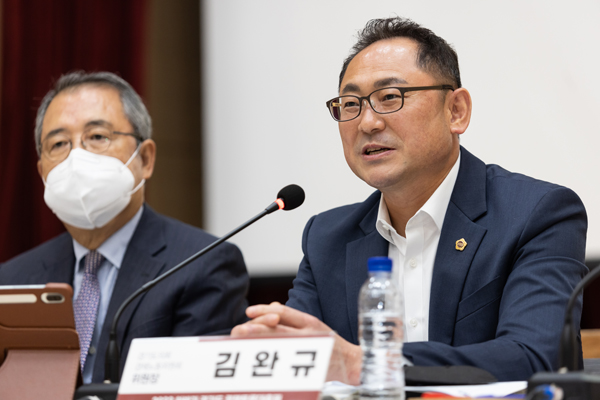 ▲ 김완규 경제노동위원장.