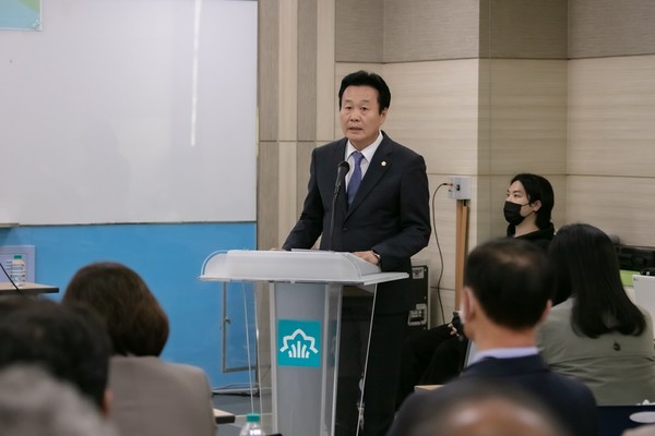 ▲ 최성운 의장이 축사하고 있다.