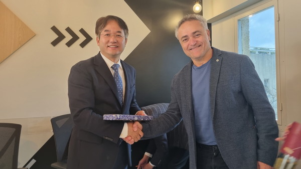 ▲ 이동환 고양시장(왼쪽), 이스라엘 기업유치 핵심기관 방문해 기념사진 촬영.