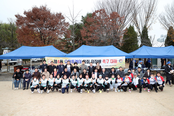 ▲ 수원시의회, 제4회 의장배 족구대회 개최 단체사진.