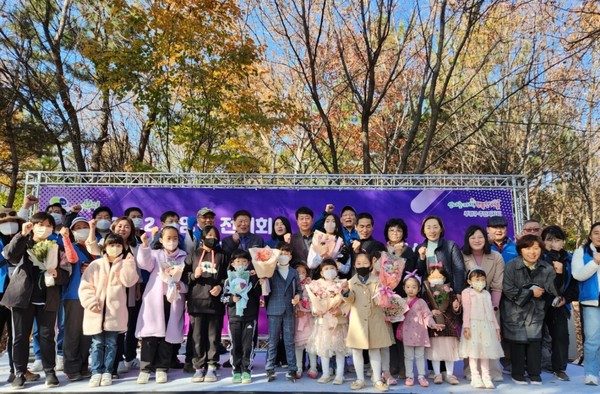 ▲ 십정2동 주민자치회, 우리마을 그리기 동암산 전시회.