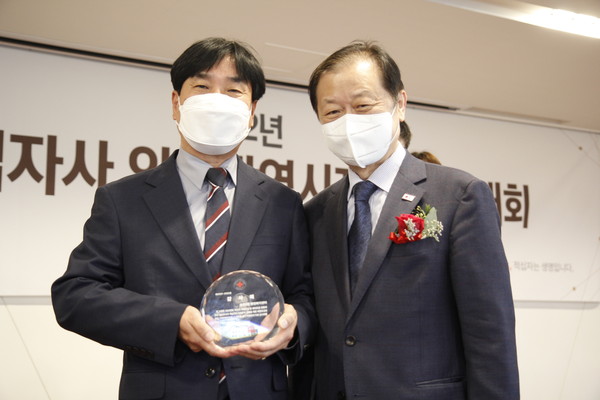 ▲ 송현3동 대한적십자사 감사패 전달식.
