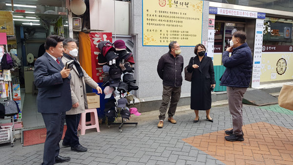 ▲ 현장점검하는 홍국표 의원.