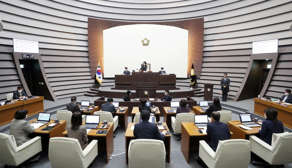 ▲ 제298회 광주시의회 제2차 정례회 제1차 본회의.