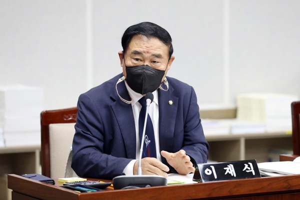 ▲ 이재식 수원특례시부의장.