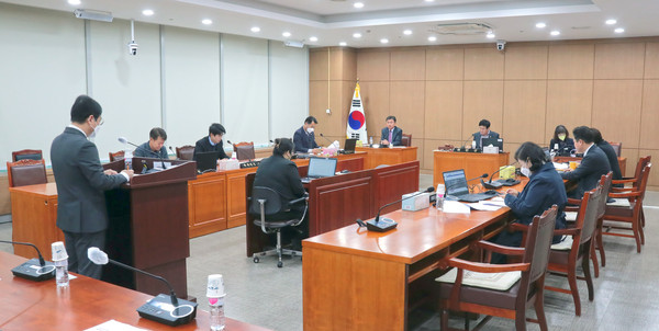 ▲ 폐회중 의회운영위원회.