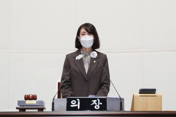 ▲ 개회사 전하는 김현주 의장.