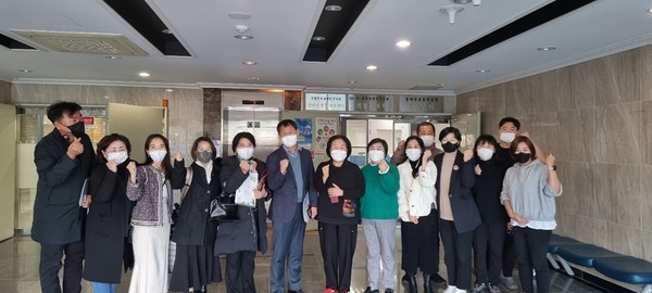 ▲ 의정부시, 솔빛터 장애인보호작업장 생산품 조미김 품질향상을 위한 컨설팅 진행 후 기념사진 촬영.