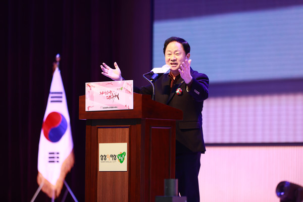 ▲ 주광덕 남양주시장, 남양주시 자원봉사 대축제 참석해 인사말 전하는 모습.