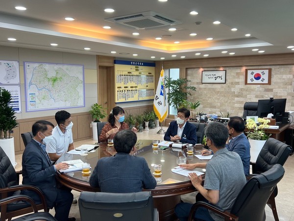 ▲ 양평군 농촌 신활력 플러스 추진단 활동모습(사업계획 승인 사업보고).