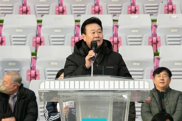 ▲ 최성운 의장이 축사하고 있다.