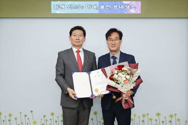▲ 임용식(좌 이상일 용인특례시장, 우 김혁수 대표이사).