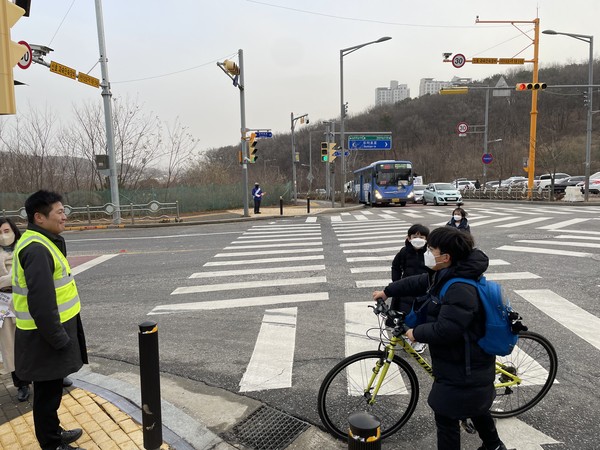 ▲ 하늘초등학교 교통안전 캠페인.