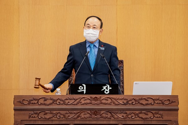 ▲ 광진구의회 추윤구 의장.