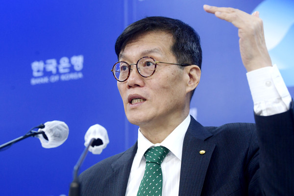▲ 물가안정목표 운영상황 설명하는 이창용 한은 총재. /뉴시스
