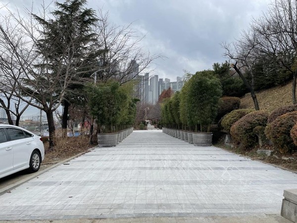 송현근린공원 산책로 정비