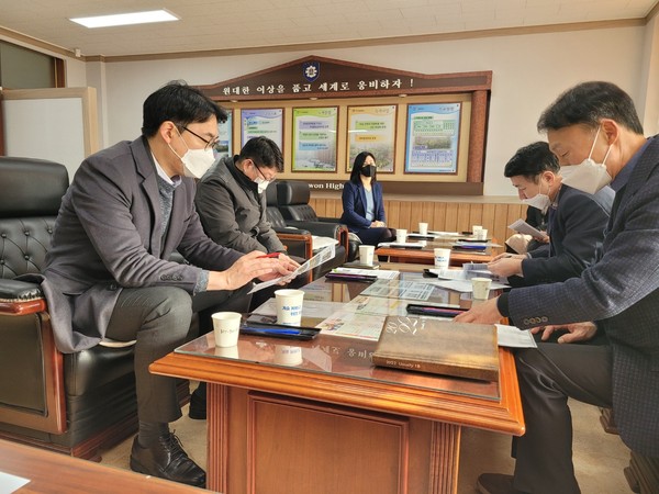 ▲ 문승호 의원, 수원 효원고 푸드뱅크 운영 관련 정담회.