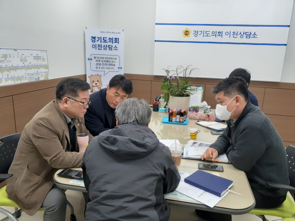 ▲ 허원 의원, 이천시 관내 지방도 보도설치 추진 정담회 개최 모습.
