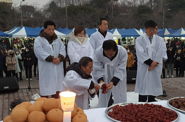 ▲ 정장선 평택시장, 평택호 해맞이 행사 참석.
