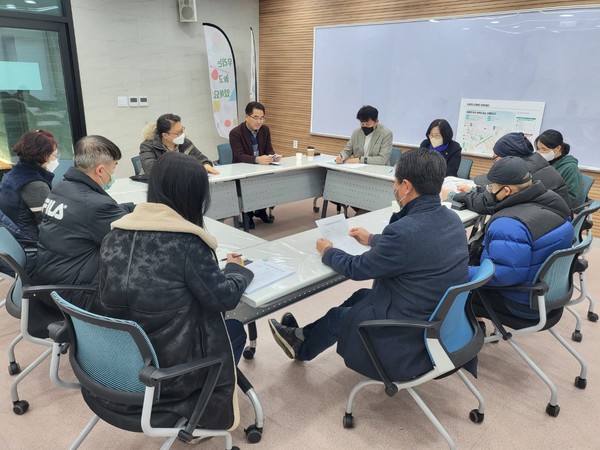 ▲ 경기도의회 서현옥 의원 평택중앙상인회 조직화 및 골목상권 지원을 위한 정담회.