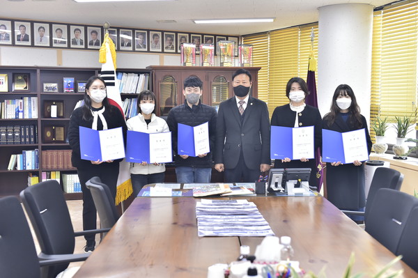 ▲ 양천구의회 정책지원관 임용식 단체사진.