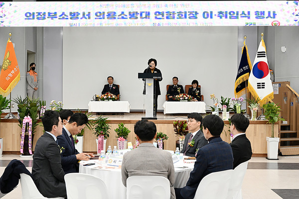▲ 시의회 의용소방대 축사하는 최정희 의장.