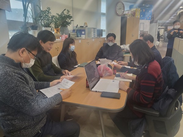 ▲ 엄진섭부시장 ASF관련 방역대책 상황실 현장 방문.
