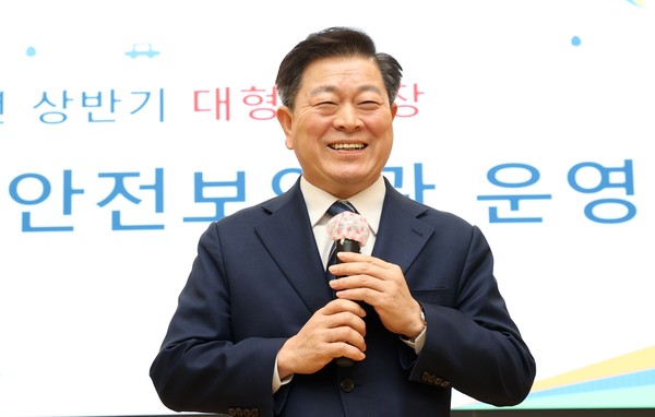 ▲ 박승원 광명시장, 대형공사장 안전보안관 발대식 참석해 인사말 전하는 모습.