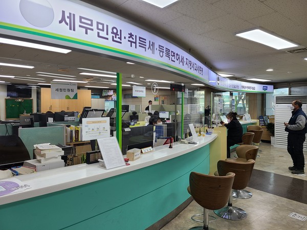 ▲ 연천군은 신속한 민원처리로 행정 서비스의 질을 높이기 위해 민원처리기간을 법정처리기한보다 55% 이상 단축할 방침이라고 7일 밝혔다.