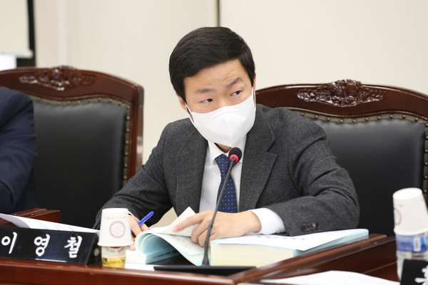 ▲ 상임위 질의 중인 이영철 의원.