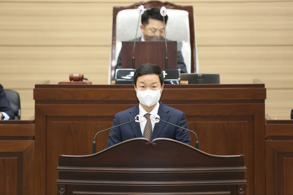 ▲ 본회의 자유발언 중인 이영철 의원.