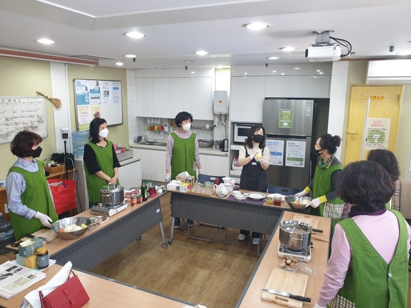 ▲ 과천시 배달강좌 진행중인 모습.